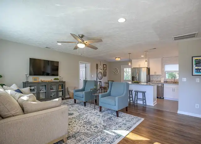 Property at 941 Pine Mnr, Marietta, GA, 30066, 4 beds, 3 baths, [object Object]