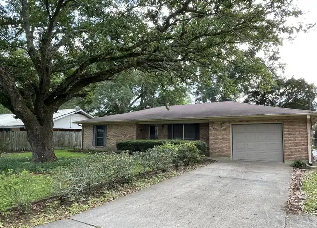 Property at 307 Pecan Dr, Franklin, LA, 70538, 2 beds, 2 baths, [object Object]
