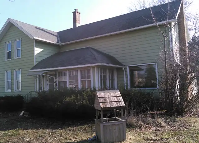 Property at 435 E Sumner St Unit 1, Hartford, WI, 53027, 2 beds, 1 bath, [object Object]