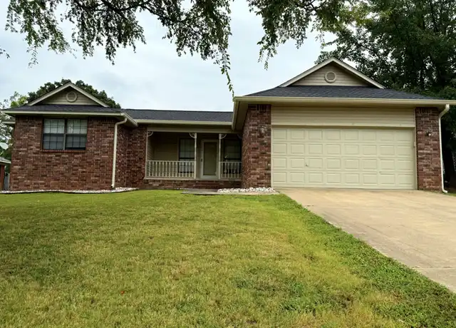 Property at 305 Preston Dr, Russellville, AR, 72802, 3 beds, 2 baths, [object Object]