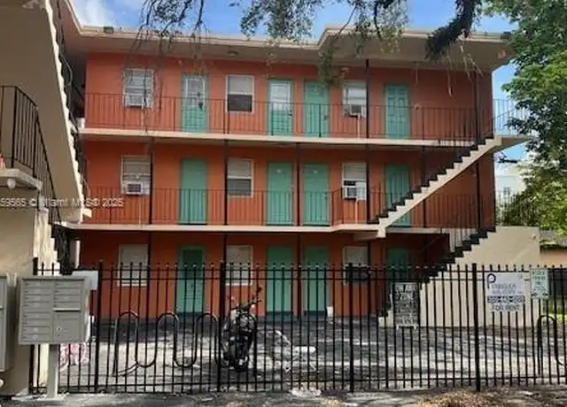 Property at 3669 Thomas Ave Unit 18, Miami, FL, 33133, 2 beds, 1 bath, [object Object]