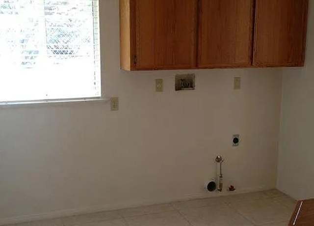 Photo of 9090 Aster Rd, Oak Hills, CA 92344