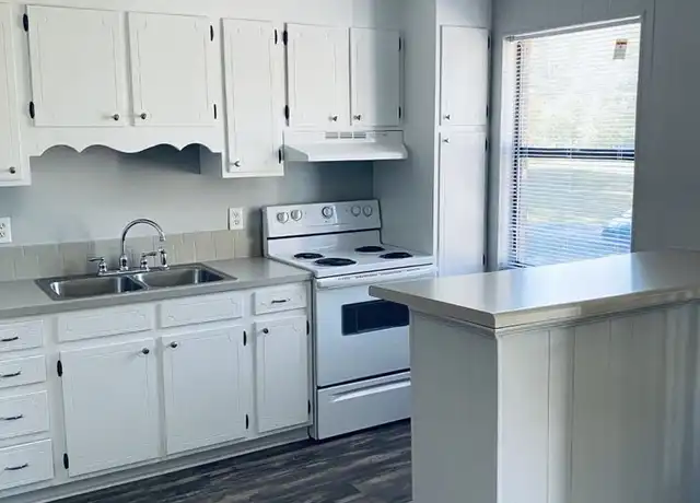 Property at 100 W Meadow Dr Unit 104-B, Winston-Salem, NC, 27103, 1 bed, 1 bath, [object Object]