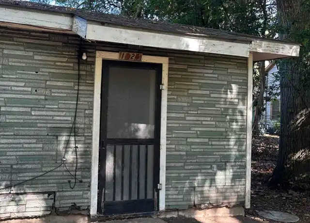 Property at 1827 Kelly St Unit Half, Alexandria, LA, 71301, 2 beds, 1 bath, [object Object]
