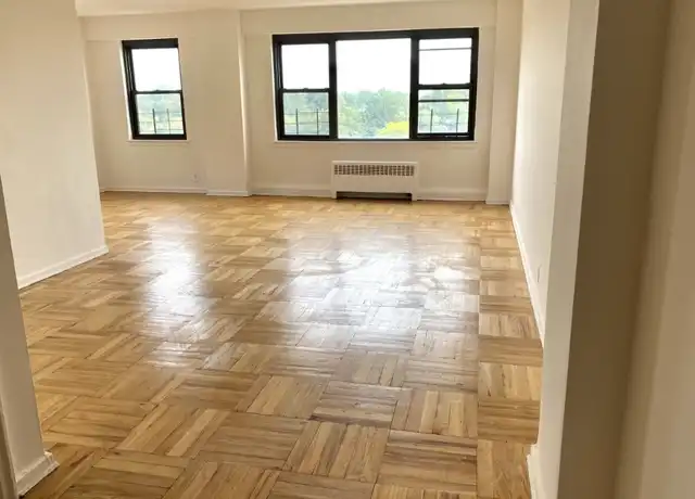 Property at 3 Circuit Rd Unit 2, New Rochelle, NY, 10805, 2 beds, 1 bath, [object Object]