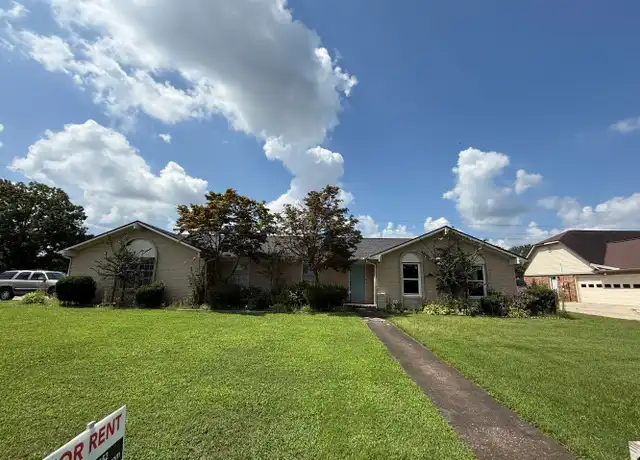 Property at 2301 Anderson Dr SW, Decatur, AL, 35603, 4 beds, 2 baths, [object Object]