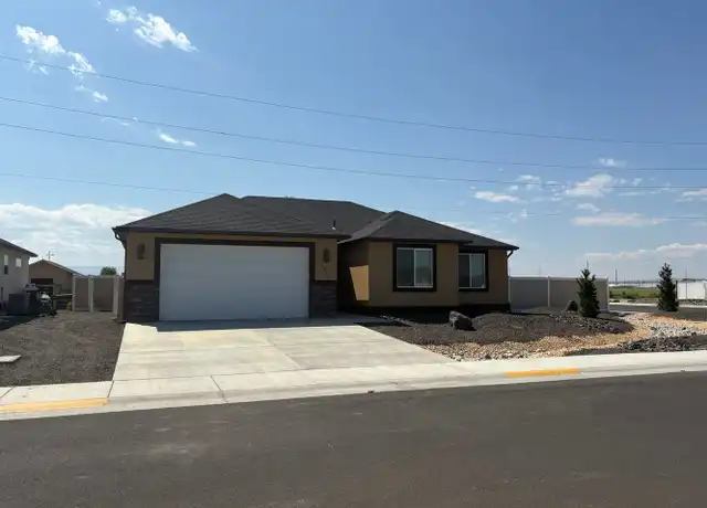 Property at 1918 9th Ave SW, Quincy, WA, 98848, 3 beds, 2 baths, [object Object]