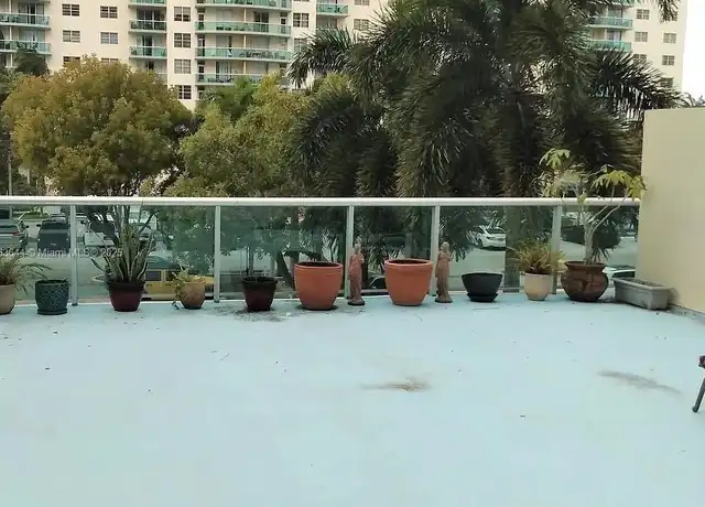 Property at 19380 Collins Ave #211, Sunny Isles Beach, FL, 33160, 1 bed, 1 bath, [object Object]