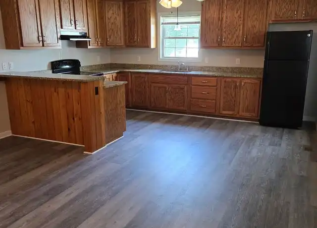 Property at 913 N Main St, Blackstone, VA, 23824, 2 beds, 1 bath, [object Object]