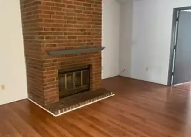Property at 722 Woodland Ct, Kennedale, TX, 76060, 2 beds, 2 baths, [object Object]