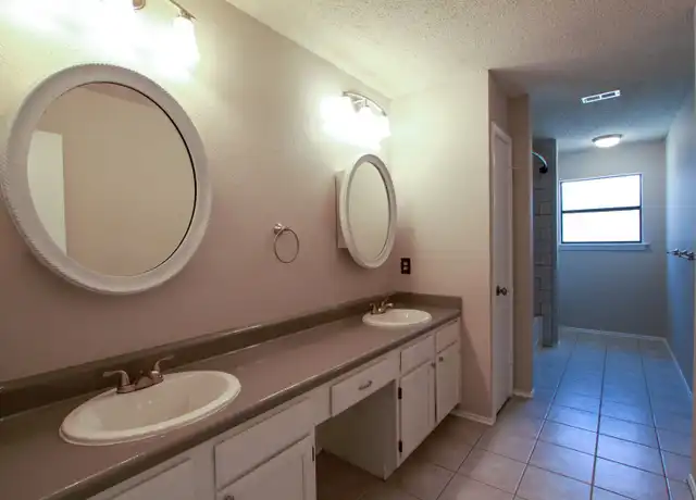 Property at 6905 Tesoro Trl, Austin, TX, 78729, 3 beds, 2 baths, [object Object]