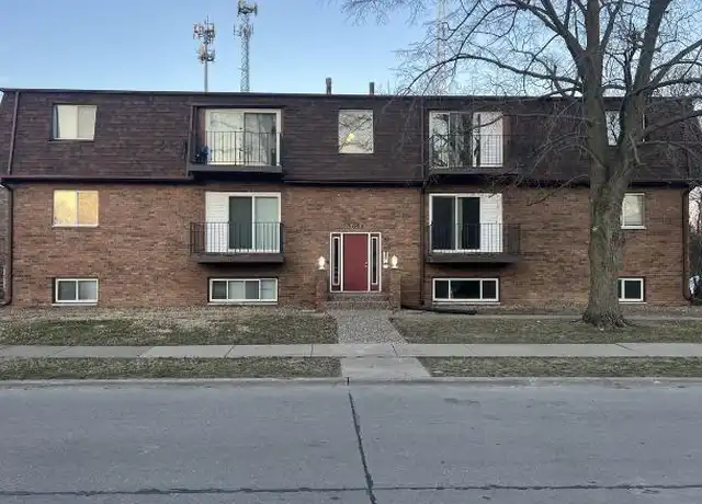 Property at 3070 4th St, Moline, IL, 61265, 2 beds, 1 bath, [object Object]