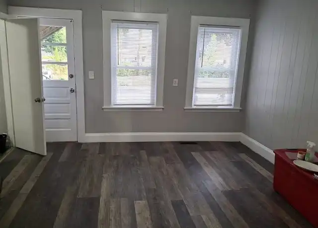 Property at 125 Grant St Unit A, Framingham, MA, 01702, 3 beds, 1.5 baths, [object Object]