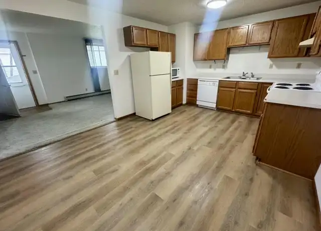Property at 401 15th St NE, Mandan, ND, 58554, 2 beds, 1 bath, [object Object]