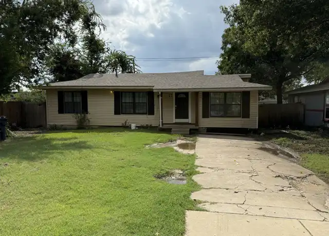 Property at 727 Circle Dr, Arlington, TX, 76010, 3 beds, 2 baths, [object Object]