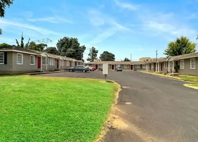 Property at 1120 19th St Unit CS 4, Tuscaloosa, AL, 35401, 2 beds, 1 bath, [object Object]