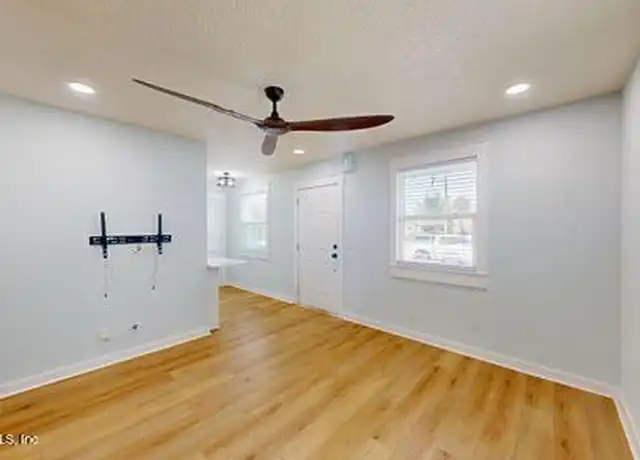 Property at 216 9th St S, Jacksonville Beach, FL, 32250, 3 beds, 1 bath, [object Object]