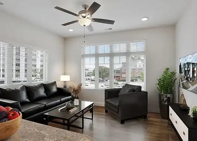 Property at 314 S State St Unit 105, Champaign, IL, 61820, 1 bed, 1 bath, [object Object]