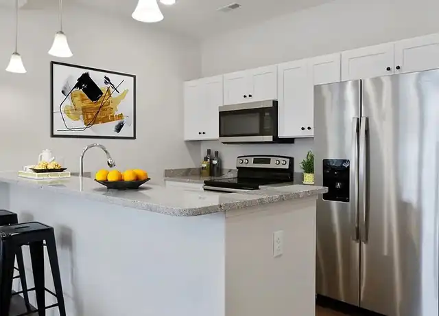 Property at 314 S State St Unit 105, Champaign, IL, 61820, 1 bed, 1 bath, [object Object]