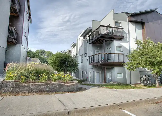 Property at Briar Hills - 50 Briar HLS, Omaha, NE, 68118, 1-2 bed, 1-2 bath, [object Object]