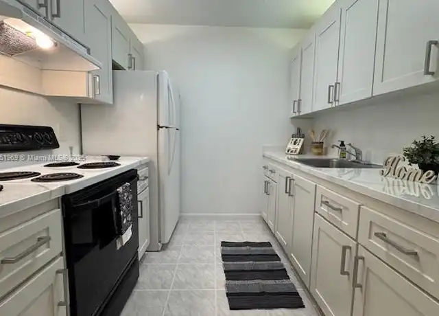 Property at 13450 SW 3rd St Unit D209, Pembroke Pines, FL, 33027, 1 bed, 1 bath, [object Object]