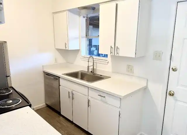 Property at 2104 James Bowie Dr, Baytown, TX, 77520, 2 beds, 1 bath, [object Object]