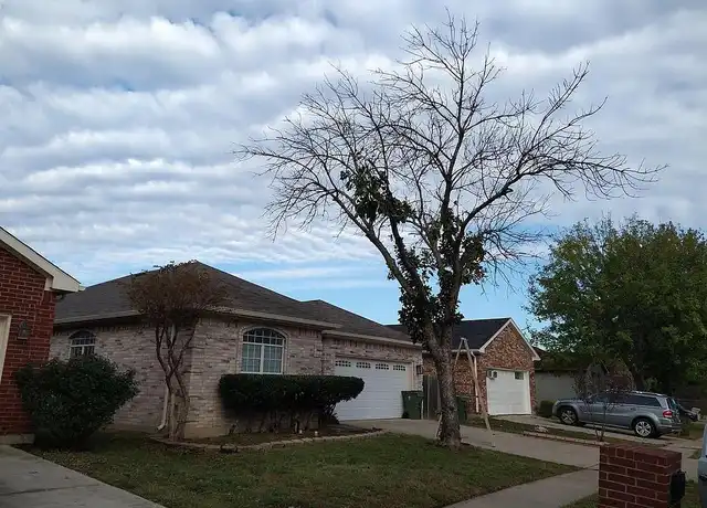 Property at 1923 Chandler Ln, Arlington, TX, 76014, 4 beds, 2 baths, [object Object]