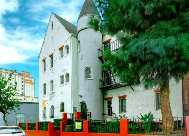 Property at 130 N Westmoreland Ave, Los Angeles, CA, 90004, 0-1 beds, 1 bath, [object Object]