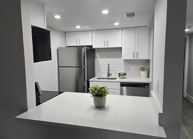 Property at Veranda Flats - 3700 9th Ave N, Saint Petersburg, FL, 33713, 1 bed, 1 bath, [object Object]