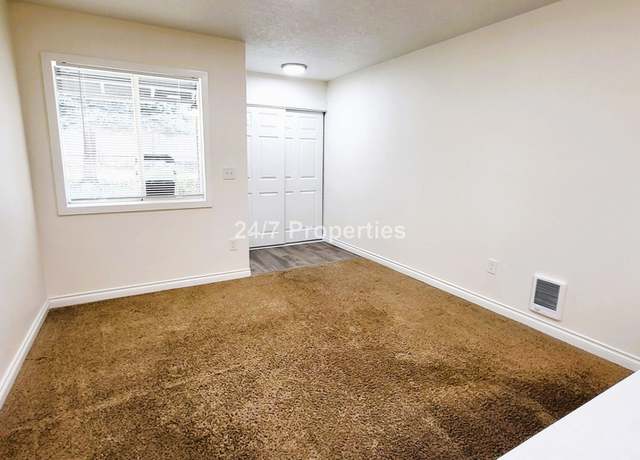 Photo of 39470 Gary St Unit 13, Sandy, OR 97055