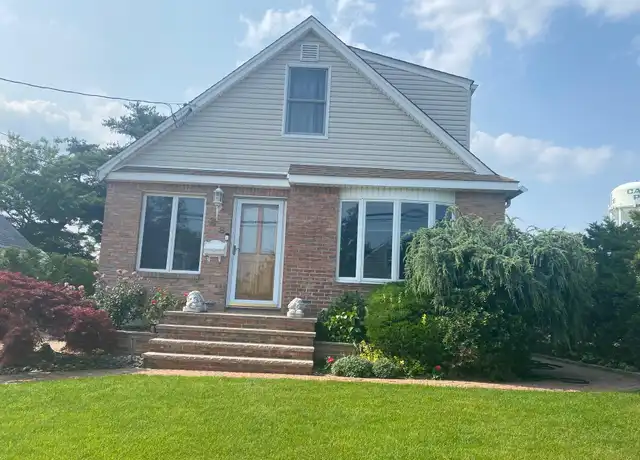 Property at 88 Winnie Ct, Westbury, NY, 11590, 2 beds, 1 bath, [object Object]