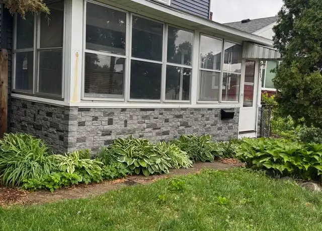 Property at 304 10th Ave S, South Saint Paul, MN, 55075, 3 beds, 1 bath, [object Object]