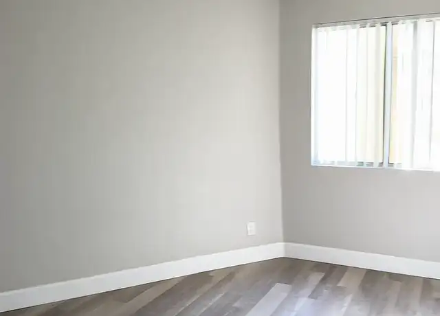 Photo of 2580 E Tahquitz Canyon Way, Palm Springs, CA 92262