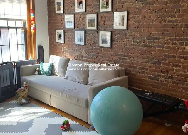 Property at 88 W Cedar St Unit 6, Boston, MA, 02114, 2 beds, 1 bath, [object Object]