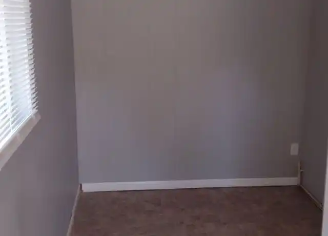 Property at 2204 E University Ave #1, Urbana, IL, 61802, 1 bed, 1 bath, [object Object]