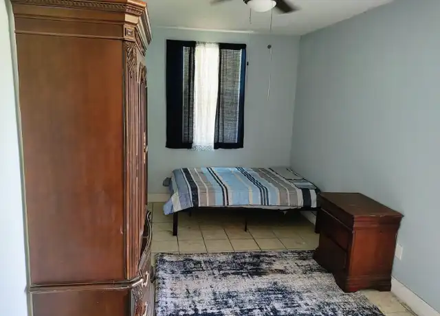 Property at 1113 E Oak St Unit A, Apopka, FL, 32703, 1 bed, 1 bath, [object Object]