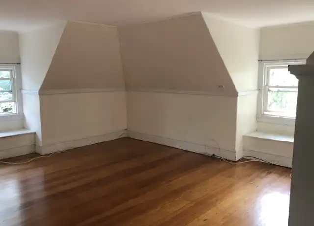 Property at 98 Thorndike St Unit 2, Brookline, MA, 02446, 2 beds, 1 bath, [object Object]