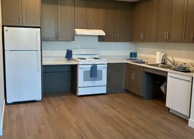 Property at 4933 N River Rd, Oceanside, CA, 92057, 1 bed, 1 bath, [object Object]