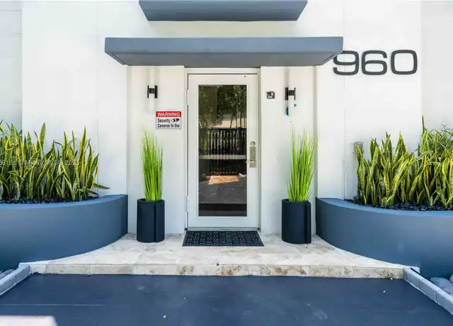 Property at 960 Jefferson Ave Unit 205, Miami Beach, FL, 33139, 1 bed, 1 bath, [object Object]