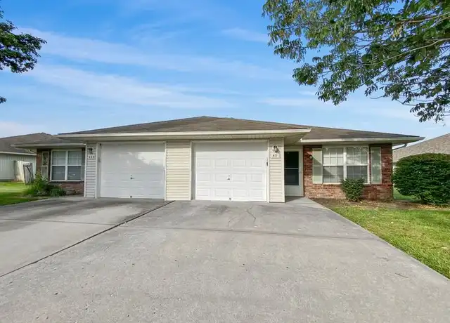 Property at 411 NW Woodbury Dr, Grain Valley, MO, 64029, 3 beds, 2 baths, [object Object]