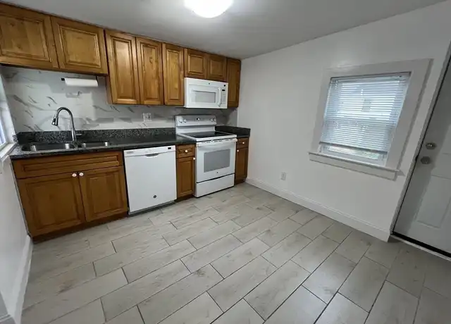 Property at 23 Myrtle St Unit 2/F, Quincy, MA, 02171, 3 beds, 1 bath, [object Object]