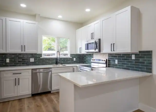 Property at 210 Mockingbird Ln W Unit 3, Austin, TX, 78745, 2 beds, 2.5 baths, [object Object]