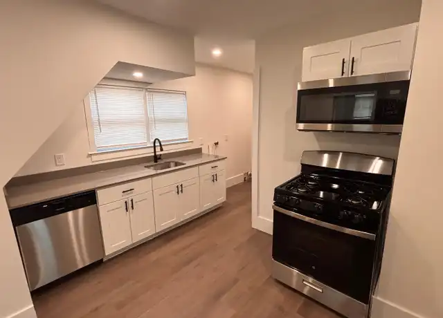 Property at 24-26 Orange St Unit 24 1st Floor, Nashua, NH, 03064, 2 beds, 1 bath, [object Object]
