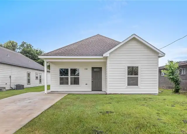 Property at 719 16th St, Lake Charles, LA, 70601, 3 beds, 2 baths, [object Object]