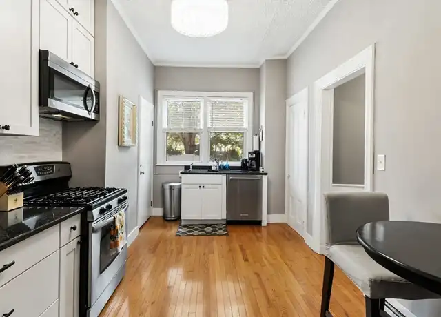 Property at 189 Washington St #3, Winchester, MA, 01890, 2 beds, 1 bath, [object Object]