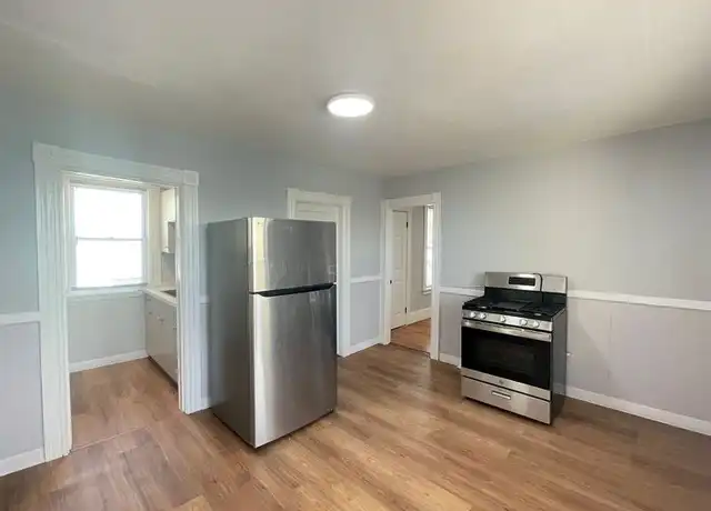 Property at 231 Laurel St, Manchester, NH, 03103, 3 beds, 1 bath, [object Object]