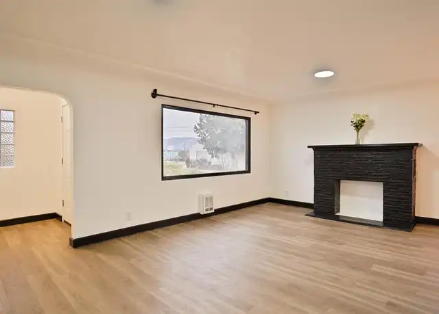 Property at 12209 E Main Ave Unit 1, Spokane Valley, WA, 99206, 2 beds, 1 bath, [object Object]