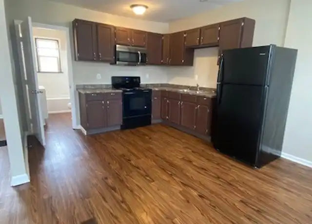Property at 350 E Hinman Ave, Columbus, OH, 43207, 2 beds, 1 bath, [object Object]