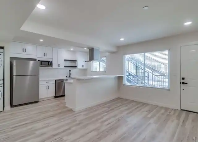 Property at 1478 Hornblend St Unit 2, San Diego, CA, 92109, 1 bed, 1 bath, [object Object]