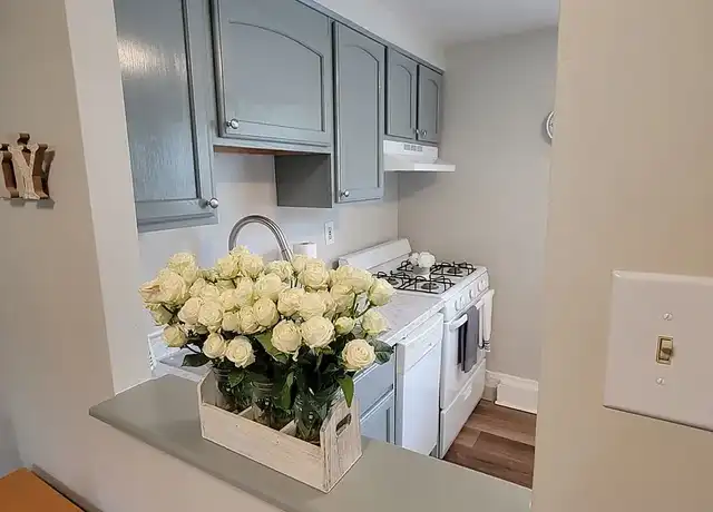 Property at Cloverleaf Village Apartments - 3 Marhoefer Dr, Pleasant Hills, PA, 15236, 1-3 bed, 1 bath, [object Object]